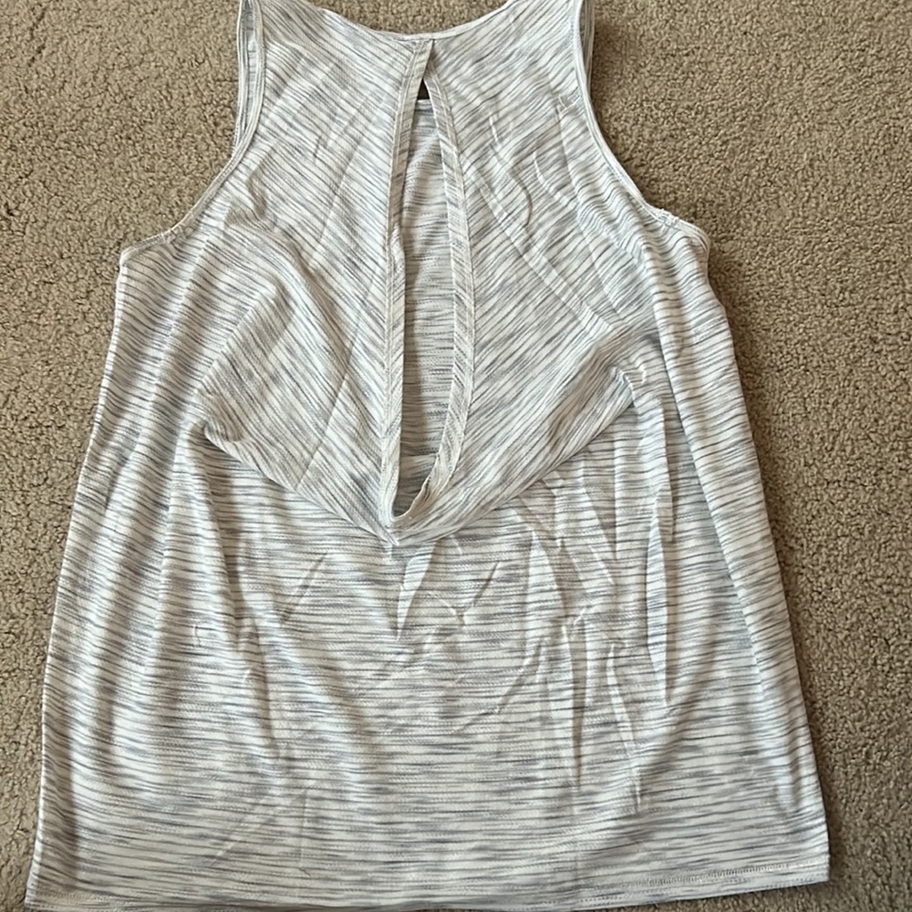 Lululemon size 6 open back tank - Picture 2 of 2
